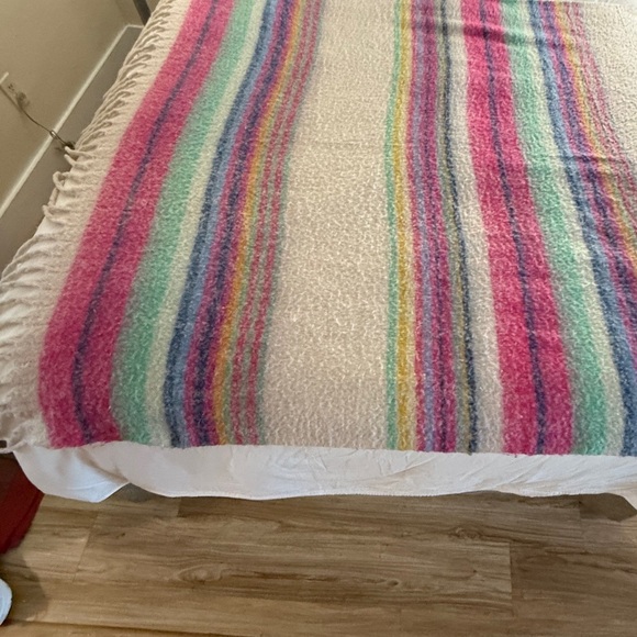 FREE PEOPLE "Skye Stripe" Boho Style Fringe Throw Blanket Wrap Shawl EUC - Picture 5 of 9